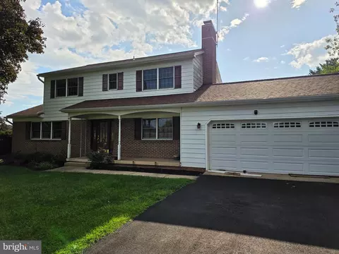7906 Hawthorne Dr, Frederick, MD 21702