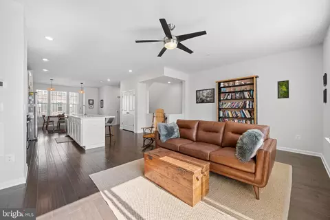 Entry Way - 5655 Owl St, Frederick, MD 21704 photo 9 of 21