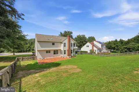 Exterior - 6101 Fieldcrest Dr, Frederick, MD 21701 photo 6 of 15