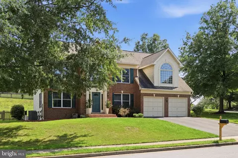 Exterior - 6101 Fieldcrest Dr, Frederick, MD 21701 photo 3 of 15