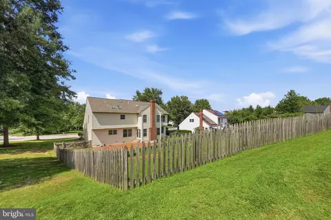 Exterior - 6101 Fieldcrest Dr, Frederick, MD 21701 photo 7 of 15