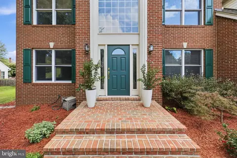 Exterior - 6101 Fieldcrest Dr, Frederick, MD 21701 photo 4 of 15