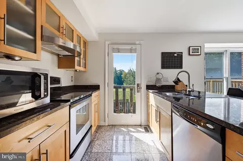 Kitchen - 7990 Schooner Ct, Frederick, MD 21701 photo 3 of 6