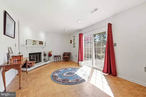 Living - 7990 Schooner Ct, Frederick, MD 21701 photo 1 of 3