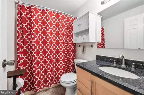 Bath - 7990 Schooner Ct, Frederick, MD 21701 photo 3 of 3