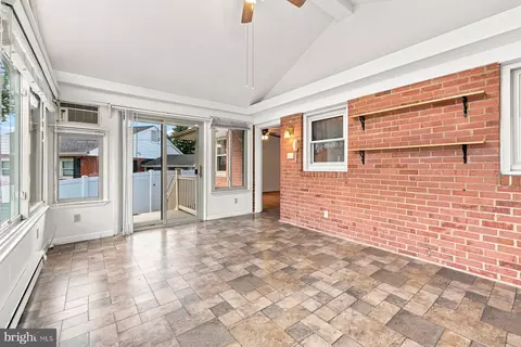Exterior - 802 Young Pl, Frederick, MD 21702 photo 3 of 5