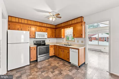Kitchen - 802 Young Pl, Frederick, MD 21702 photo 1 of 2