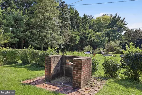 Exterior - 114 Fairview Ave, Frederick, MD 21701 photo 4 of 5