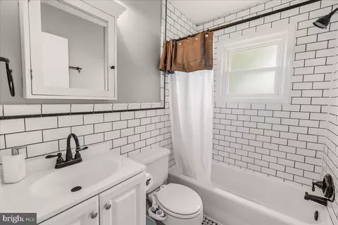 Bath - 902 Pine Ave, Frederick, MD 21701 photo 1 of 2