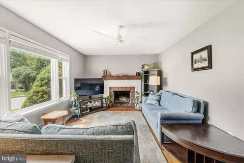 Living - 902 Pine Ave, Frederick, MD 21701 photo 1 of 2