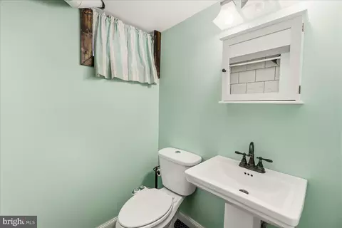 Bath - 902 Pine Ave, Frederick, MD 21701 photo 2 of 2
