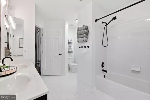 Bath - 1728 Derrs Sq E, Frederick, MD 21701 photo 4 of 6