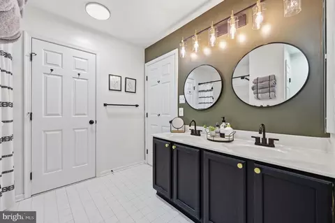 Bath - 1728 Derrs Sq E, Frederick, MD 21701 photo 3 of 6