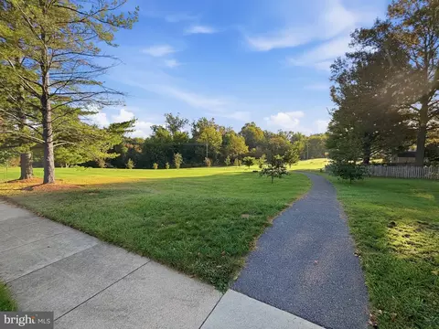 1516 Beverly Ct, Frederick, MD 21701 photo 4