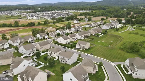 View/Area - 2003 Cohasset Ct, Frederick, MD 21702 photo 4 of 9