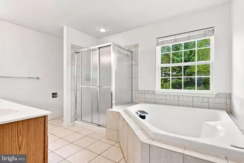 Bath - 4802 Clarendon Dr, Frederick, MD 21703 photo 1 of 6