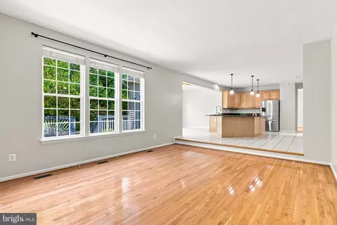 Living - 4802 Clarendon Dr, Frederick, MD 21703 photo 8 of 8
