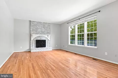 Living - 4802 Clarendon Dr, Frederick, MD 21703 photo 6 of 8