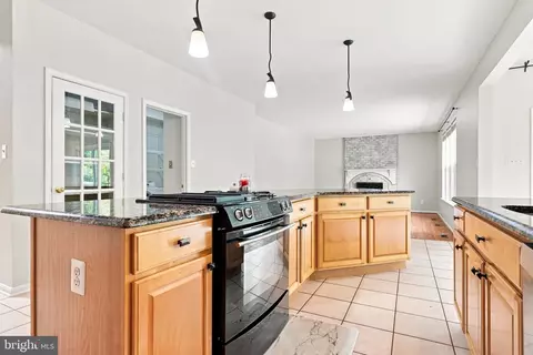 Kitchen - 4802 Clarendon Dr, Frederick, MD 21703 photo 6 of 8