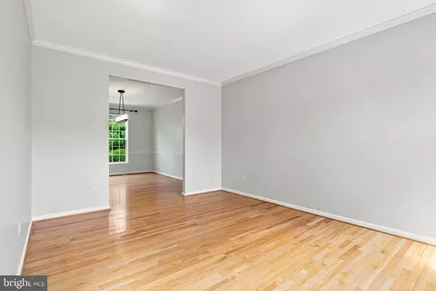 Living - 4802 Clarendon Dr, Frederick, MD 21703 photo 4 of 8