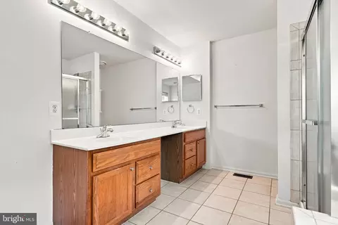Bath - 4802 Clarendon Dr, Frederick, MD 21703 photo 3 of 6
