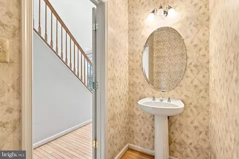 Entry Way - 4802 Clarendon Dr, Frederick, MD 21703 photo 7 of 16