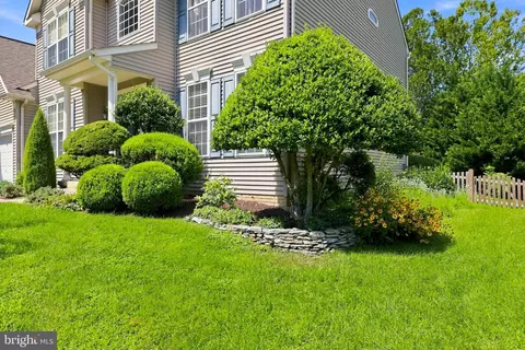 Exterior - 4802 Clarendon Dr, Frederick, MD 21703 photo 8 of 14