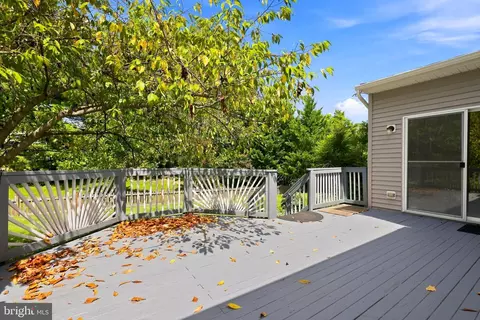 Exterior - 4802 Clarendon Dr, Frederick, MD 21703 photo 10 of 14