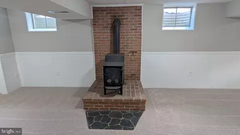 Living - 424 Heather Ridge Dr, Frederick, MD 21702 photo 5 of 5