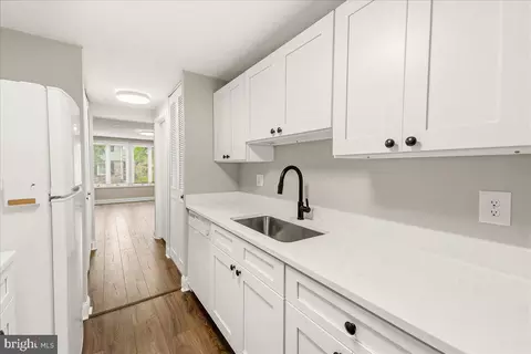 Kitchen - 424 Heather Ridge Dr, Frederick, MD 21702 photo 3 of 3