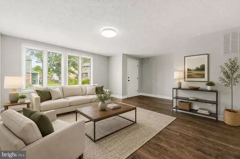 Living - 424 Heather Ridge Dr, Frederick, MD 21702 photo 1 of 5