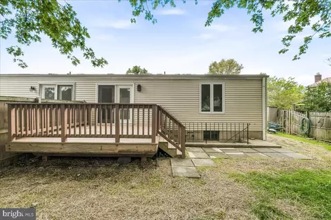 Exterior - 424 Heather Ridge Dr, Frederick, MD 21702 photo 7 of 9