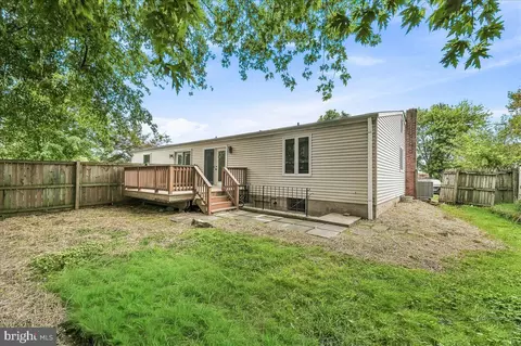 Exterior - 424 Heather Ridge Dr, Frederick, MD 21702 photo 5 of 9
