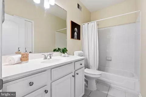 Bath - 974 Jubal Way, Frederick, MD 21701 photo 3 of 4