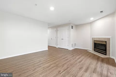 Living - 974 Jubal Way, Frederick, MD 21701 photo 4 of 5