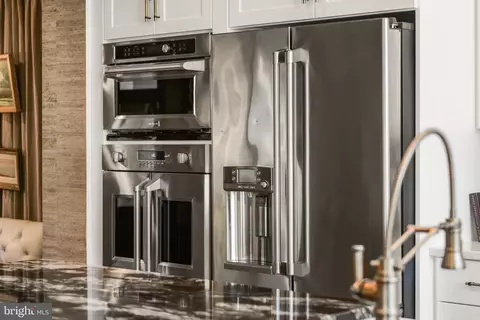 Kitchen - 19 E Main St, Middletown, MD 21769 photo 6 of 14