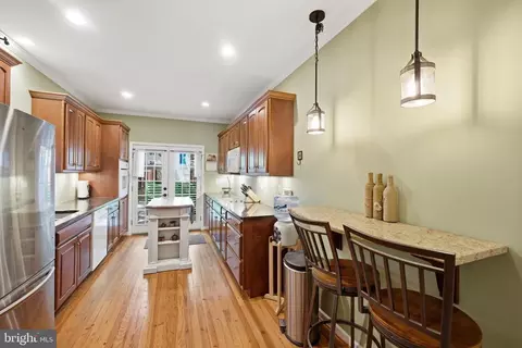 Entry Way - 225 Center St, Frederick, MD 21701 photo 3 of 4