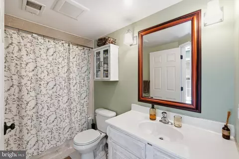 Bath - 225 Center St, Frederick, MD 21701 photo 2 of 2