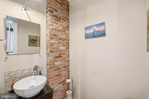 Bath - 225 Center St, Frederick, MD 21701 photo 1 of 2