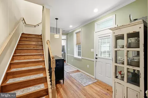 Entry Way - 225 Center St, Frederick, MD 21701 photo 2 of 4
