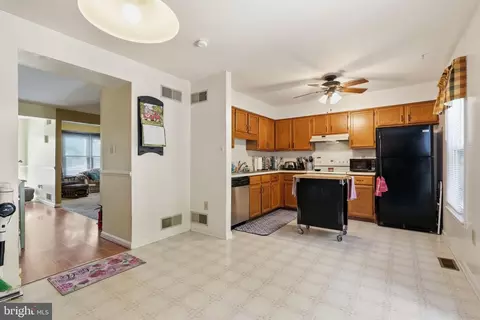 Kitchen - 130 E Hammaker, Thurmont, MD 21788 photo 2 of 2