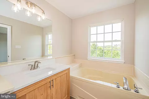 Bath - 2409 Wynfield Ct, Frederick, MD 21702 photo 2 of 4