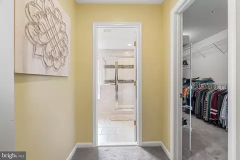 Entry Way - 8432 Cliffview Ln, Frederick, MD 21704 photo 9 of 13