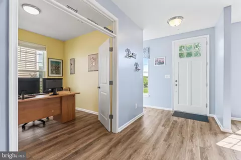 Entry Way - 8432 Cliffview Ln, Frederick, MD 21704 photo 2 of 13