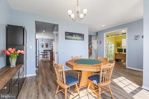 Entry Way - 8432 Cliffview Ln, Frederick, MD 21704 photo 5 of 13