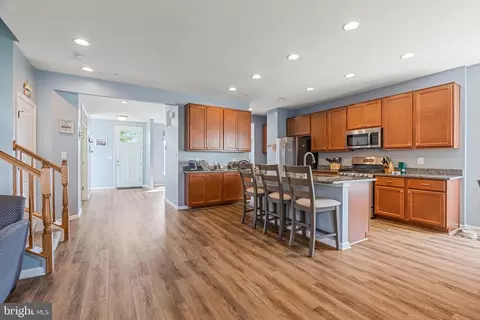 Entry Way - 8432 Cliffview Ln, Frederick, MD 21704 photo 6 of 13