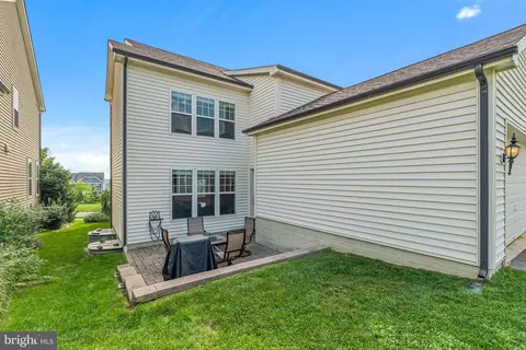 Exterior - 8432 Cliffview Ln, Frederick, MD 21704 photo 4 of 4