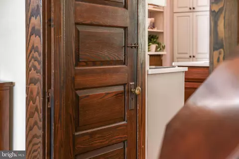 Entry Way - 305 E Main St, Middletown, MD 21769 photo 9 of 23