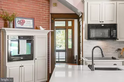 Entry Way - 305 E Main St, Middletown, MD 21769 photo 6 of 23