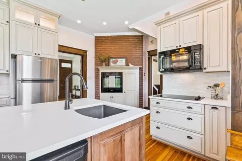 Kitchen - 305 E Main St, Middletown, MD 21769 photo 5 of 7
